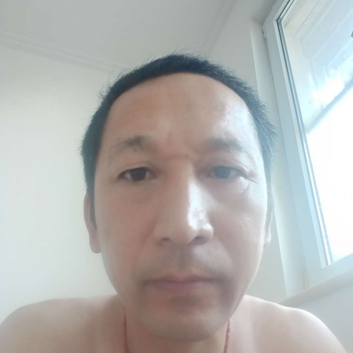 小伙还孤單的照片