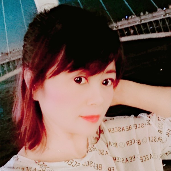 我们的蹙眉花瓣的照片
