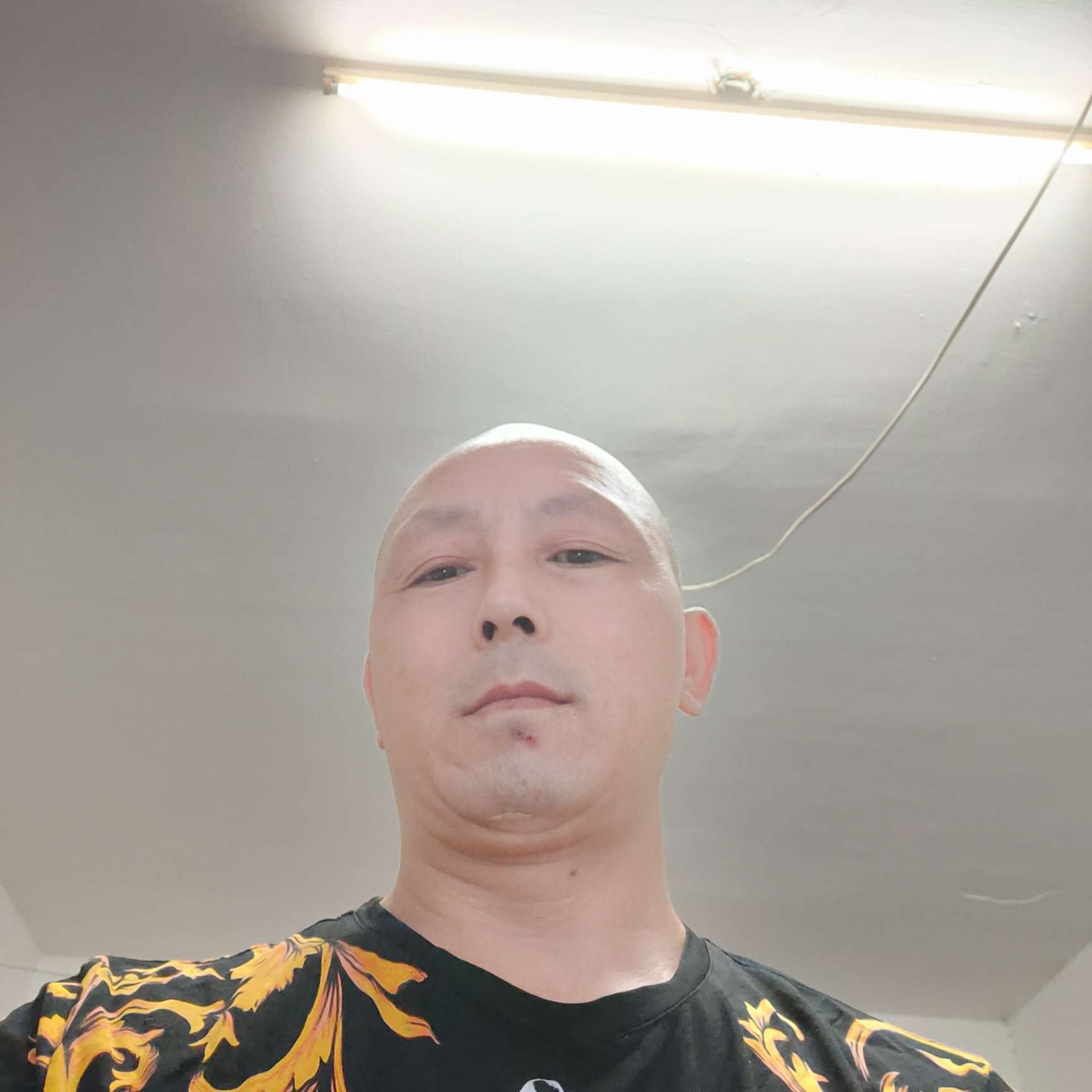 开心蹙眉红牛的照片