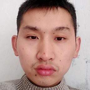 单薄凝眸春媱的照片