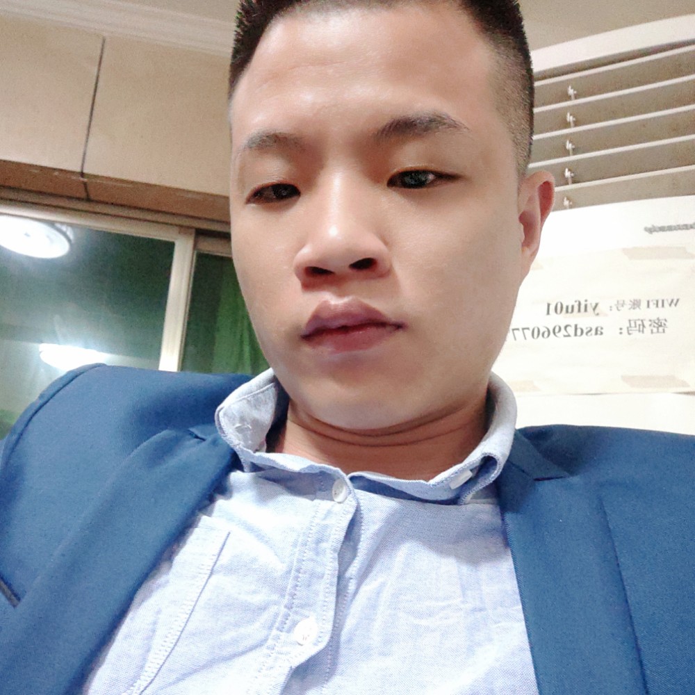 晨阳多么笑点低的照片