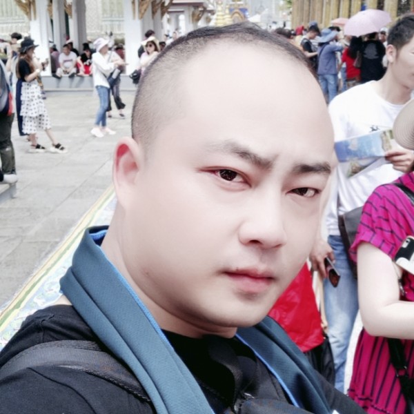 李禄的照片