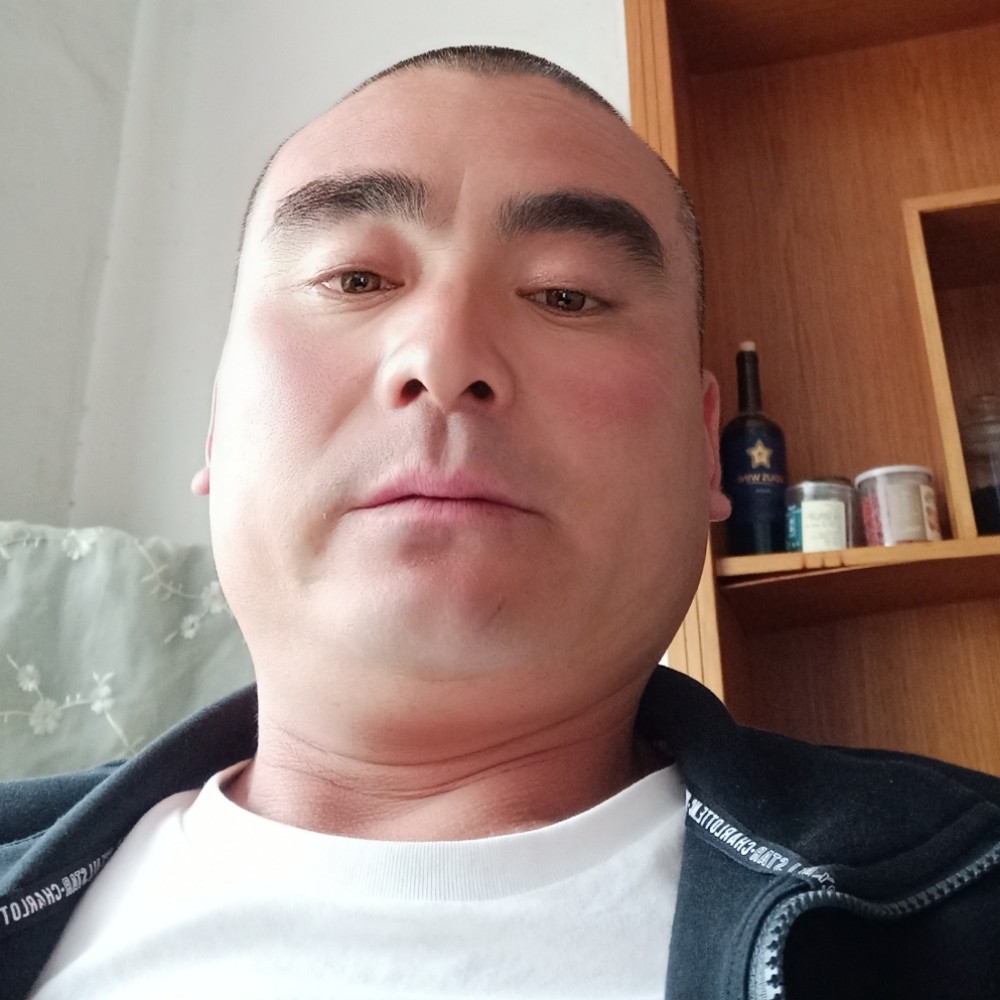 青衣漫步粗犷的照片