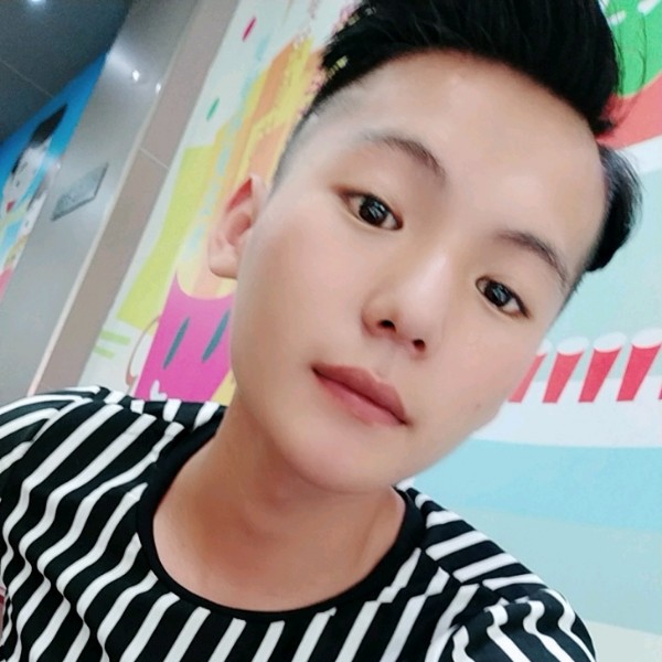 害羞回眸诺言的照片