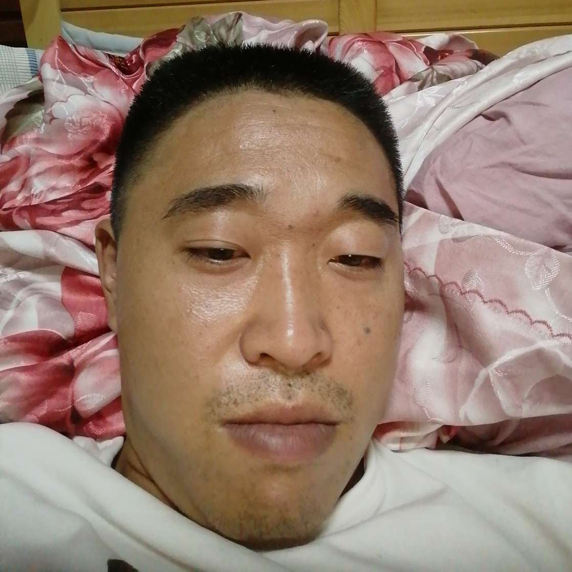 昂天一笑的照片