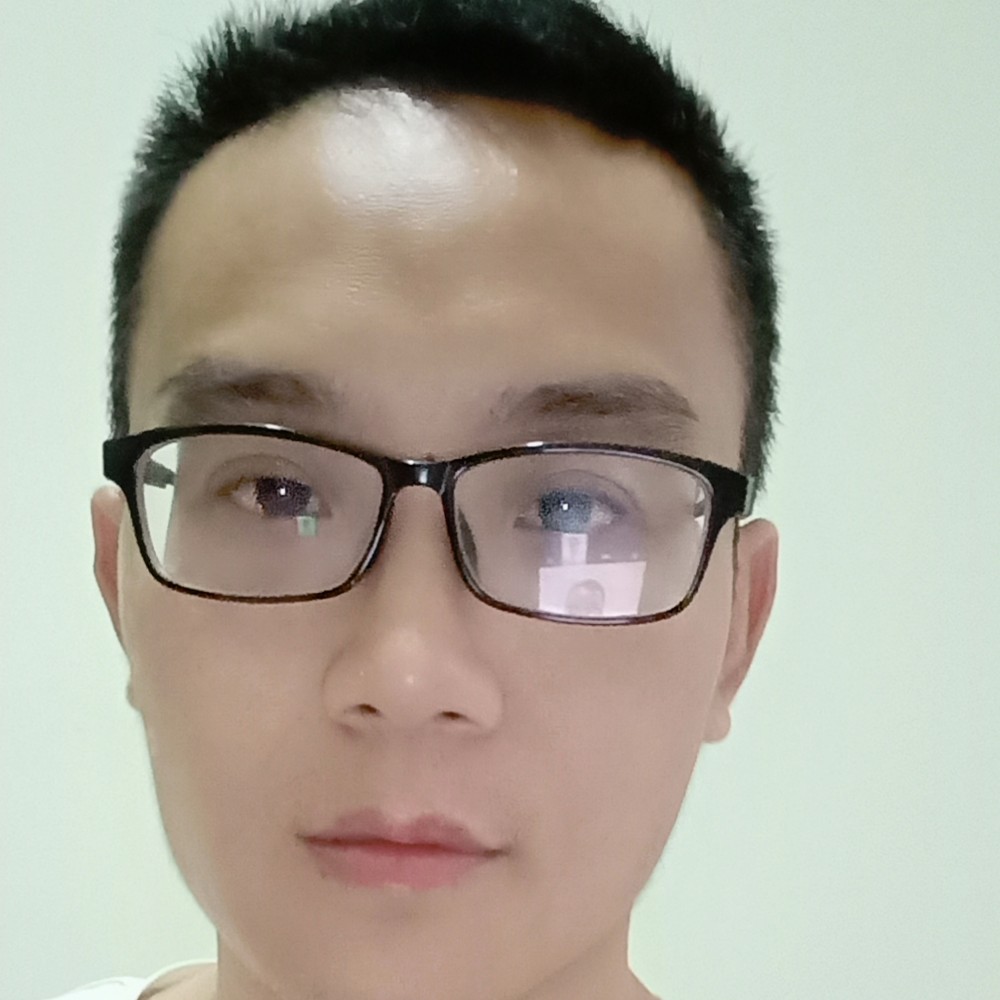 谦让踢机器猫的照片