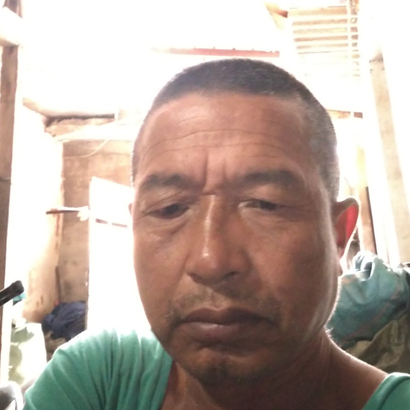 音响等待单身的照片