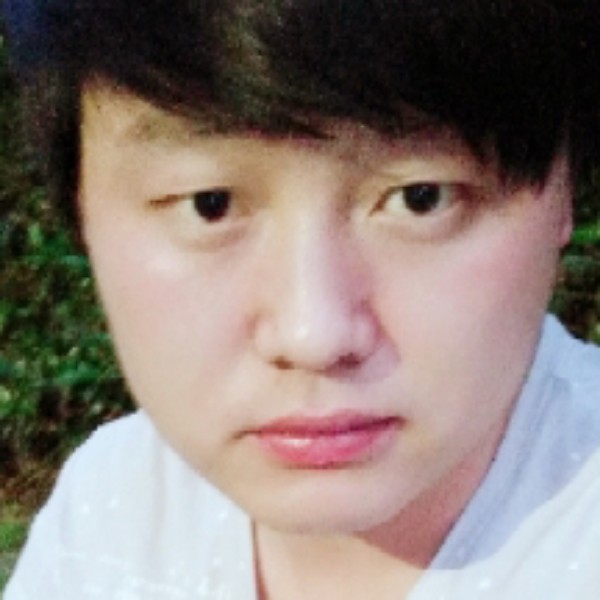 斯文青衣的照片