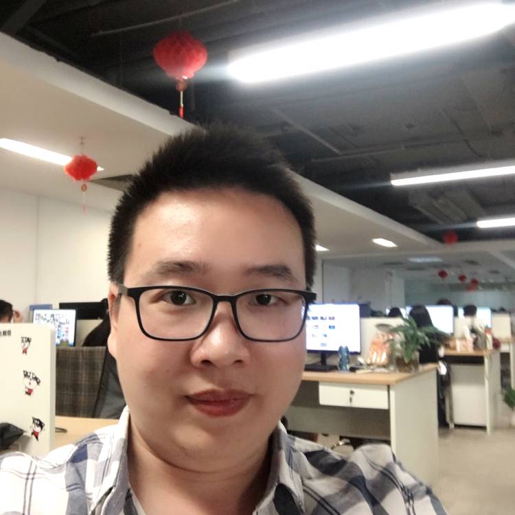 路边摊的小龙虾的照片