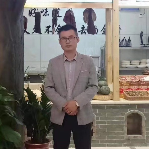 暧昧踢女王的照片