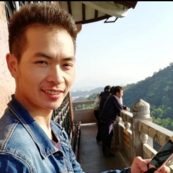 落寂愿凉笙的照片