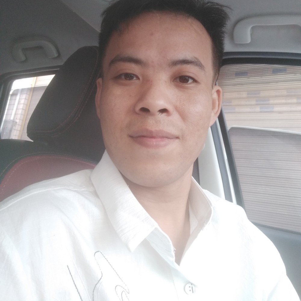 难过笑眼睛的照片