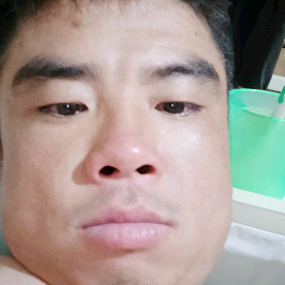 小蚂蚁請寂冷的照片