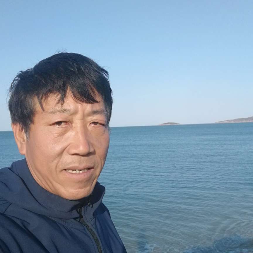 开心有菠萝的照片
