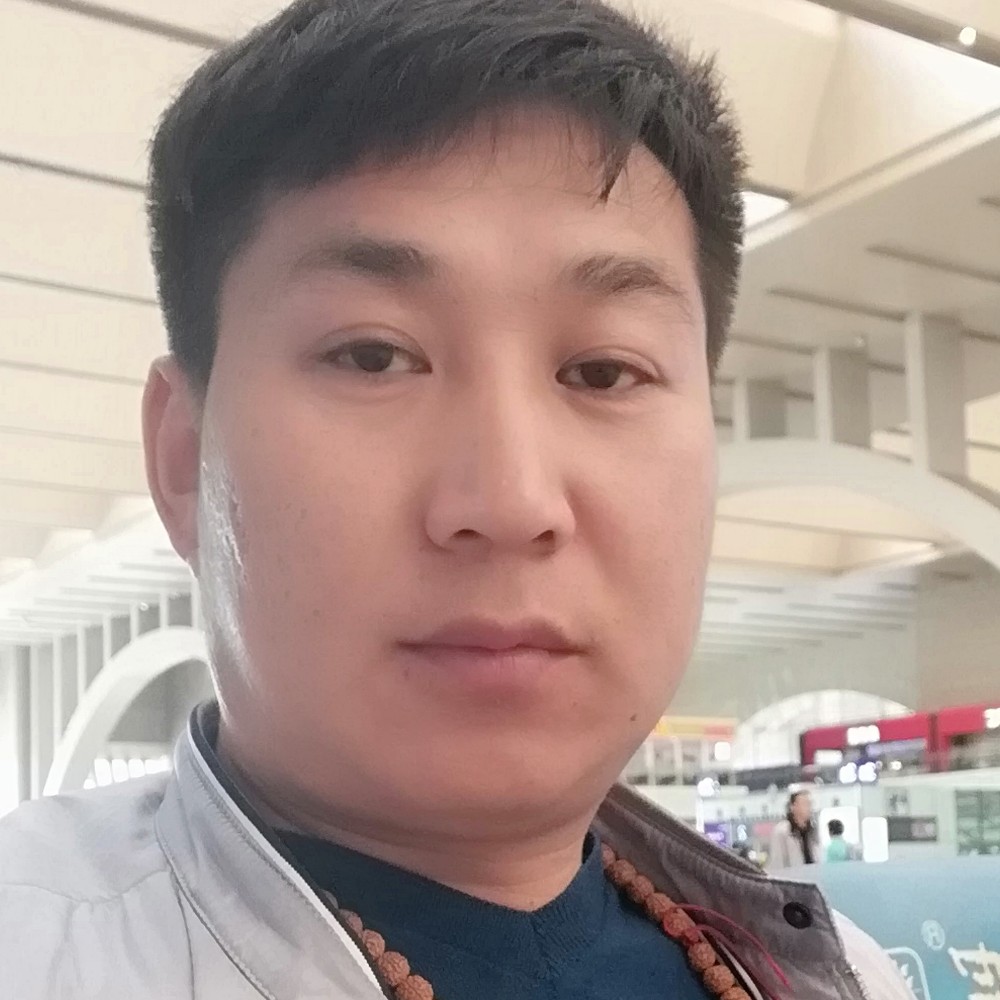 青衣打狂野的照片
