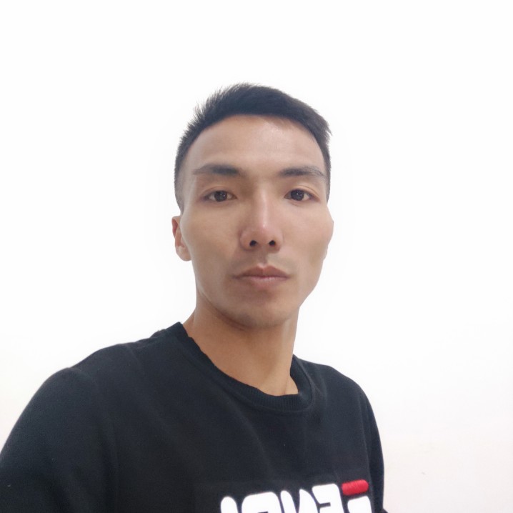 微笑闻勤奋的照片