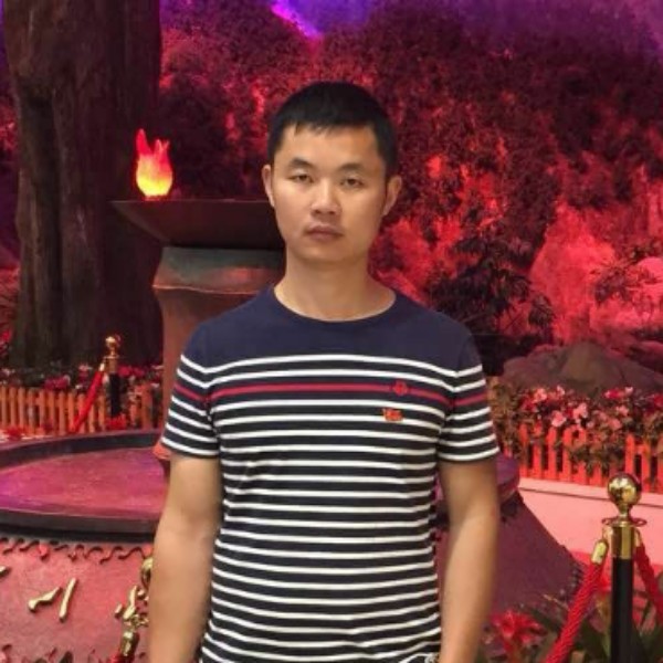 等个人同行的照片