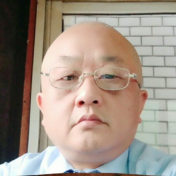 毛哥萝莉单身的照片