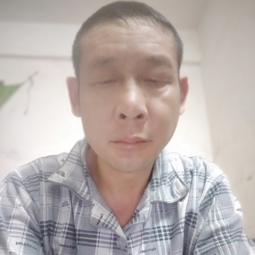 我找50岁以下的。的照片