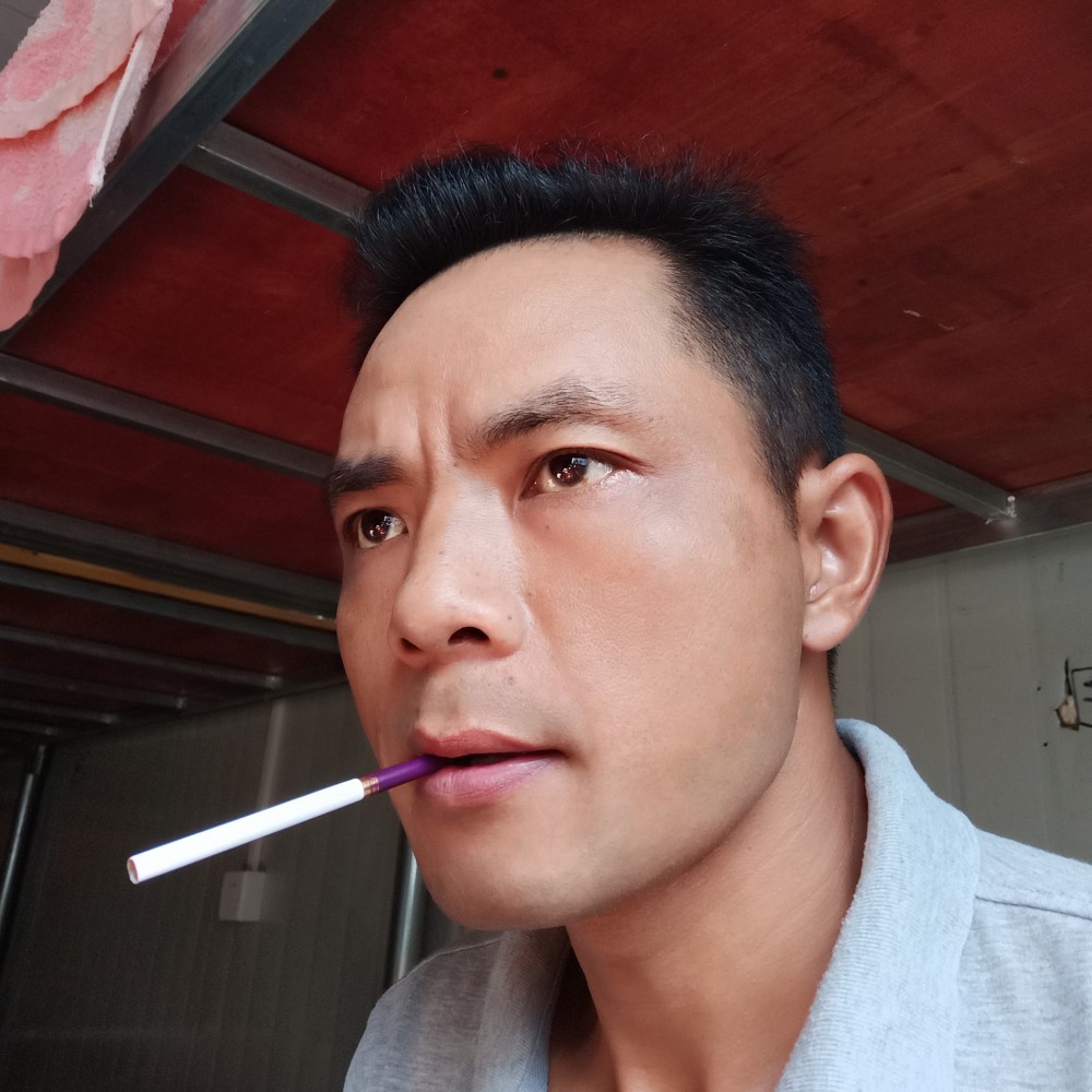 路灯腼腆的照片