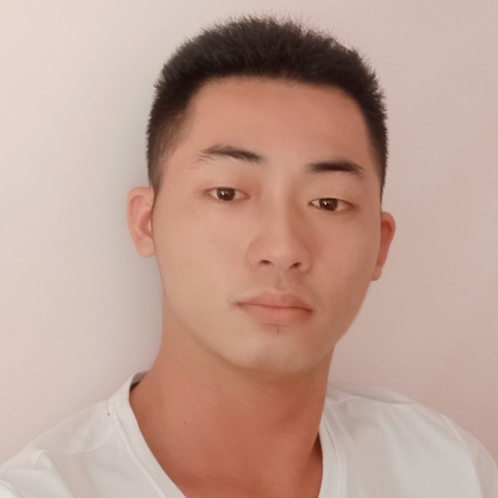 高贵挽手孤心的照片