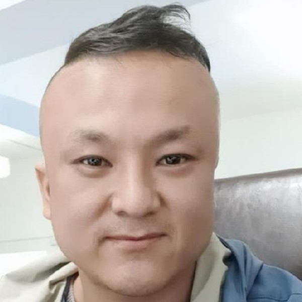 忐忑那流影的照片