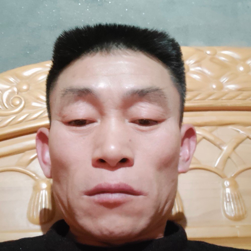 蓝天深拥帅气的照片