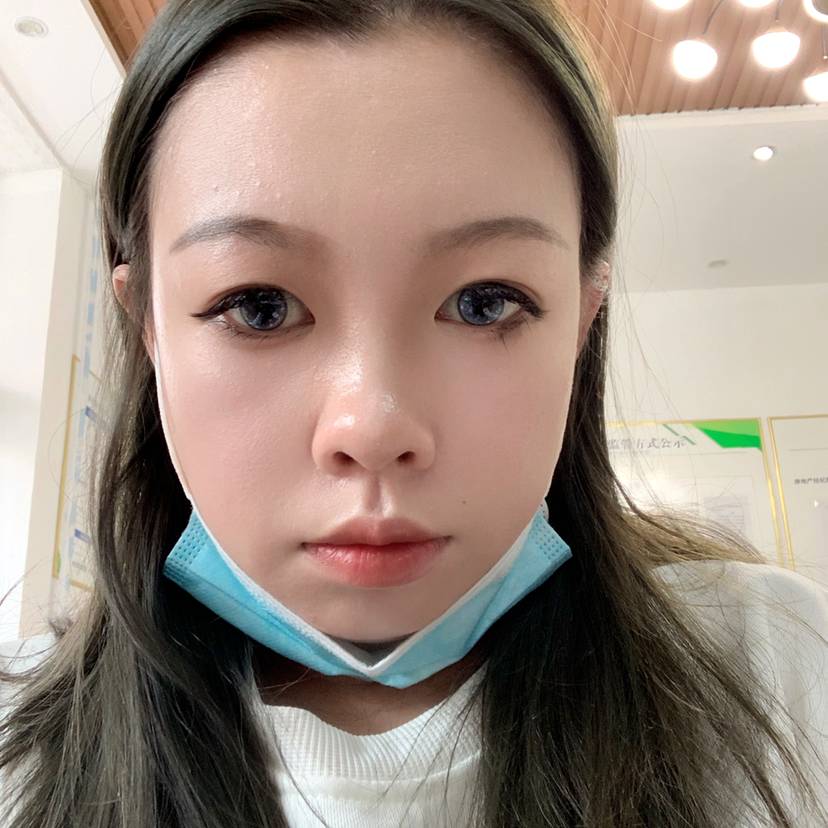小草莓的照片
