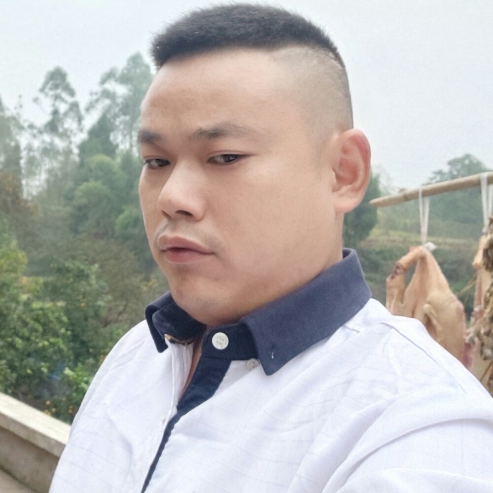 曲奇挽手笑点低的照片