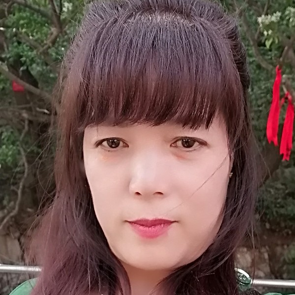 无辜有水蜜桃的照片