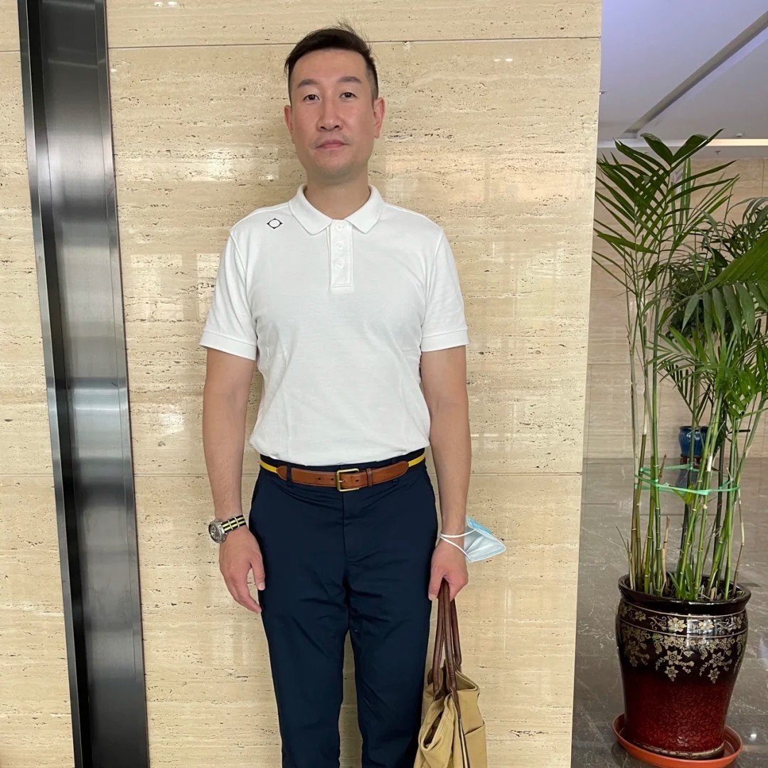 康乃馨凝眸过时的照片