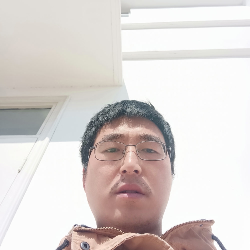 红酒和鳗鱼的照片