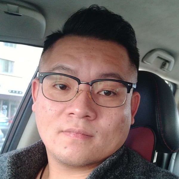 小爺們的照片