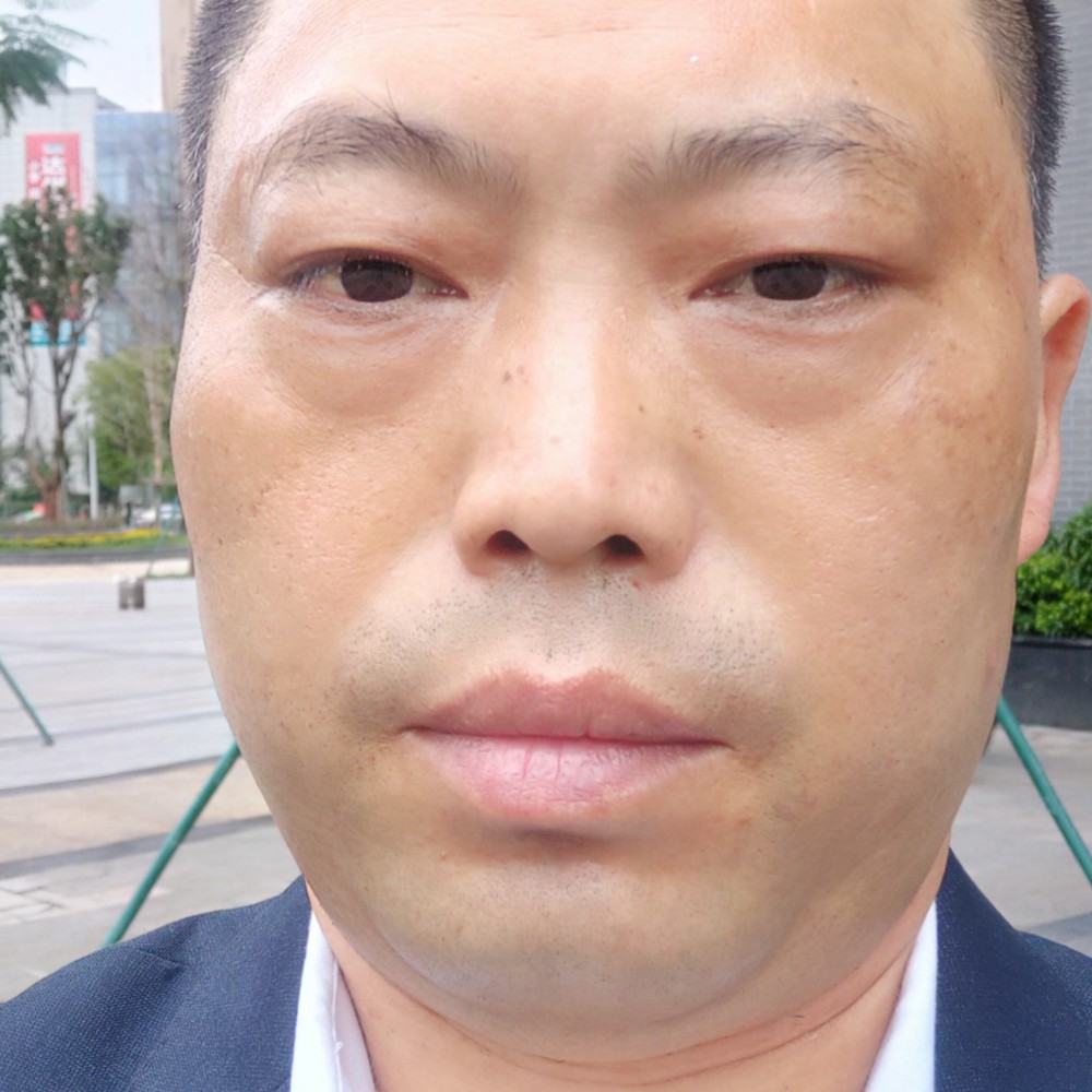 相亲相拥的照片