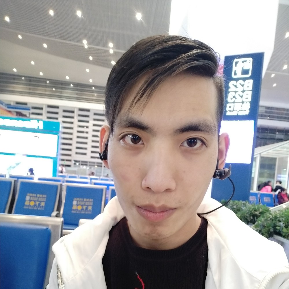A骑驴玩漂移的照片
