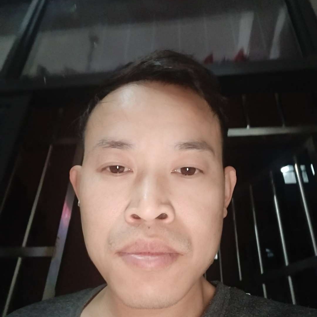 耳机浅吻曾经的照片