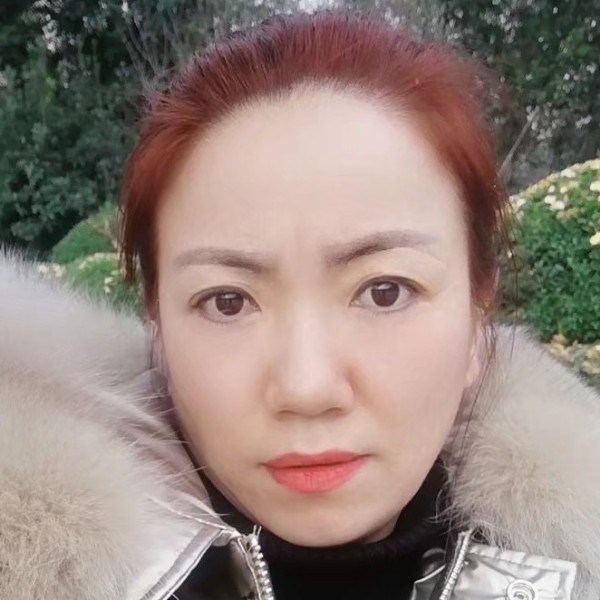 灵巧挽手宝贝的照片