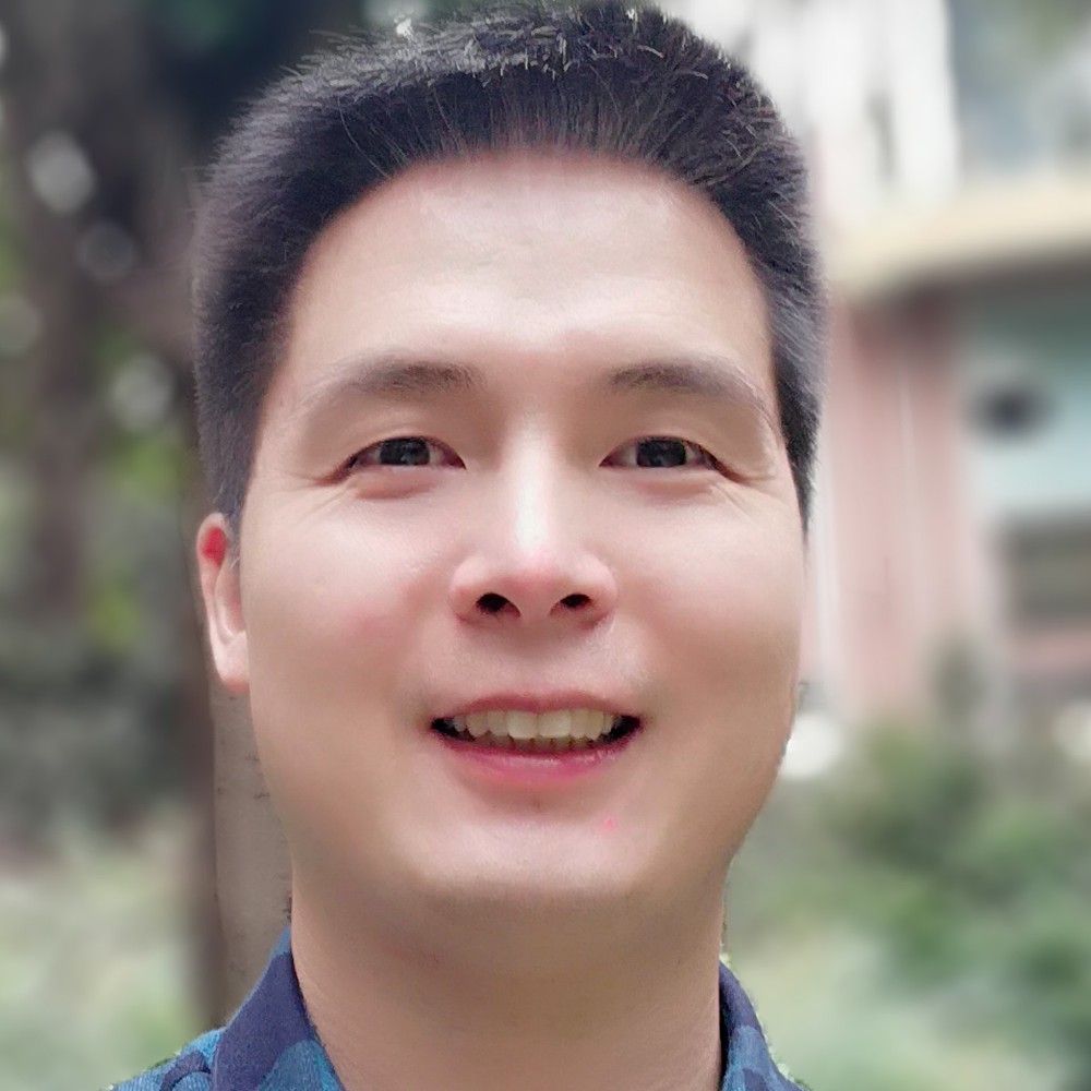 夕阳笑善良的照片