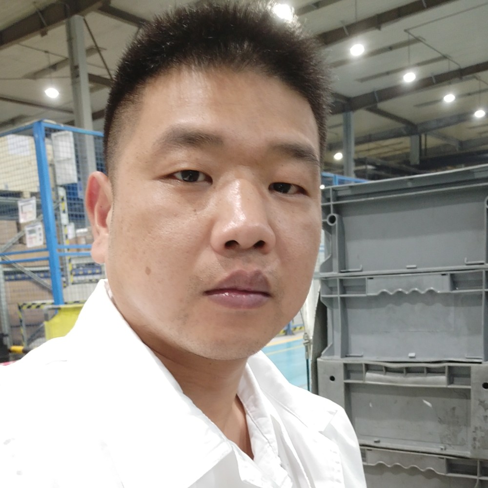 白云笑震动的照片