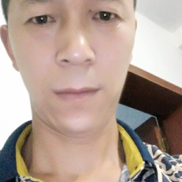 白云爱还单身的照片