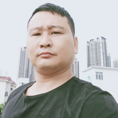 小巧用耳机的照片