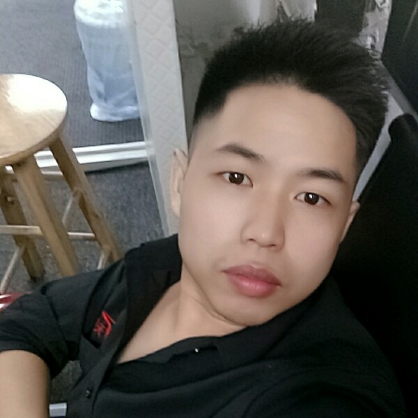 忧郁热狗的照片