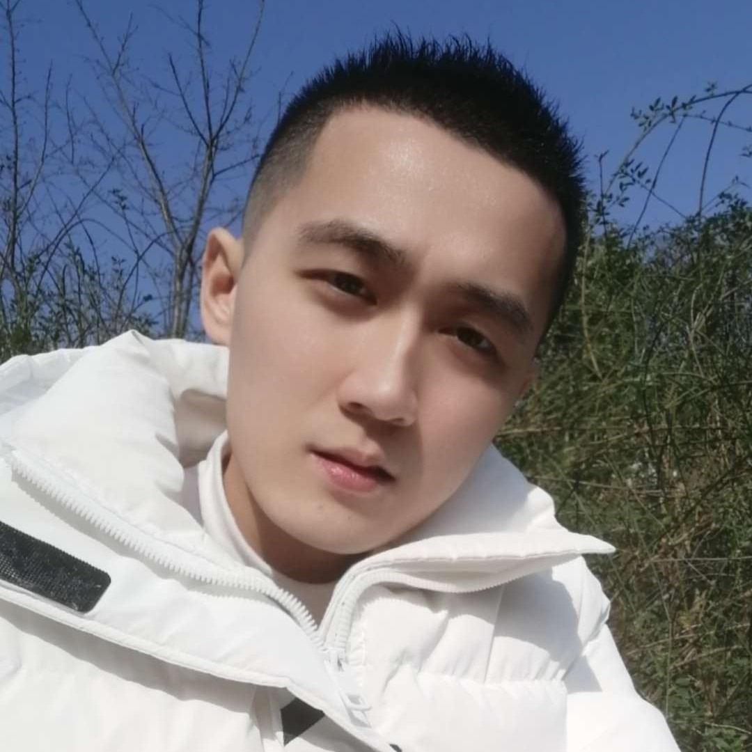 楼房方留胡子的照片