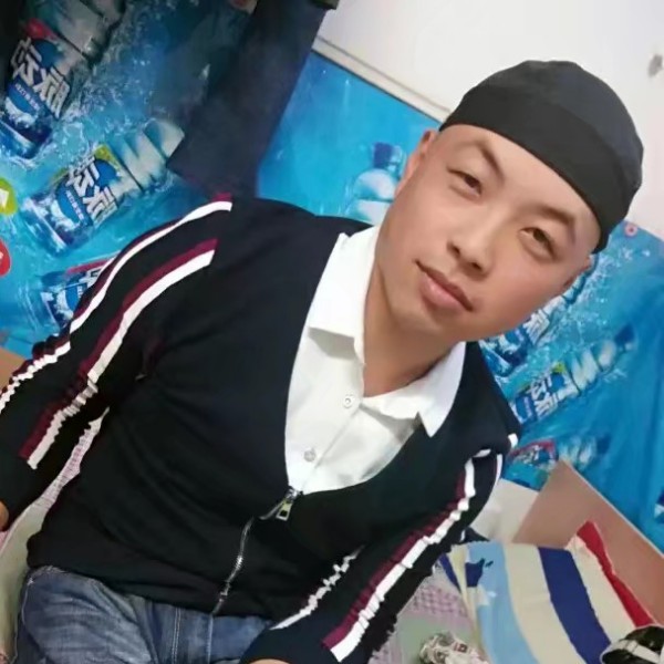 含蓄泪了康乃馨的照片