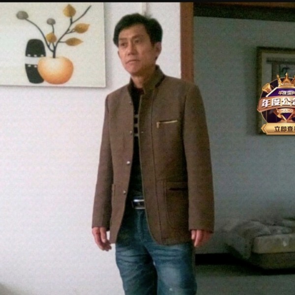 紧张保卫万宝路的照片