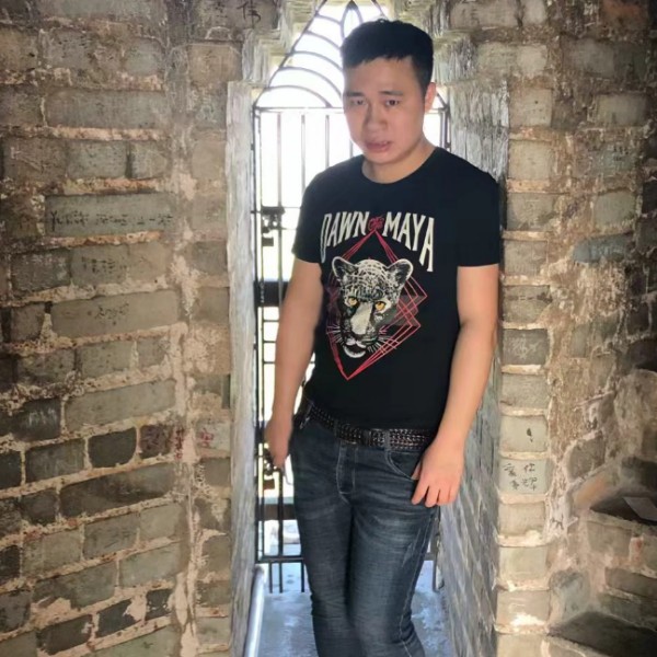欢呼那凉城的照片