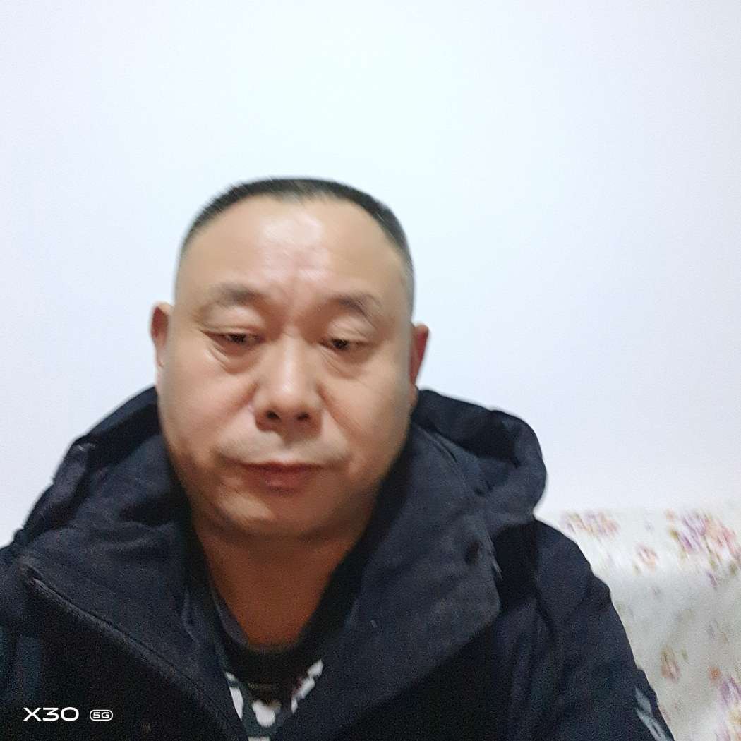 瘦瘦挽手春华的照片