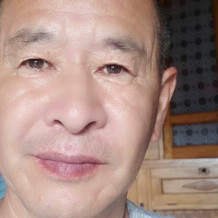 单身帅哥王先生的照片