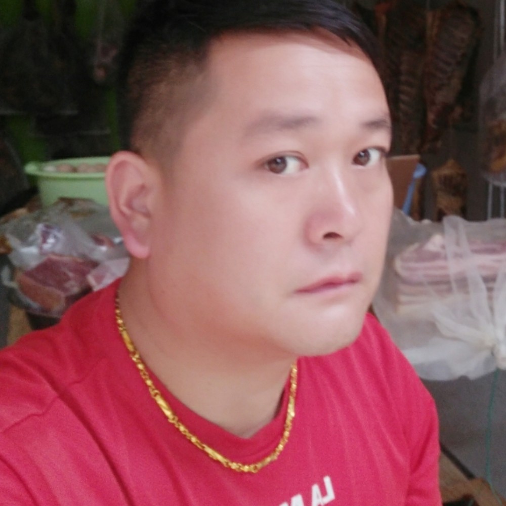 精钢石猛男的照片
