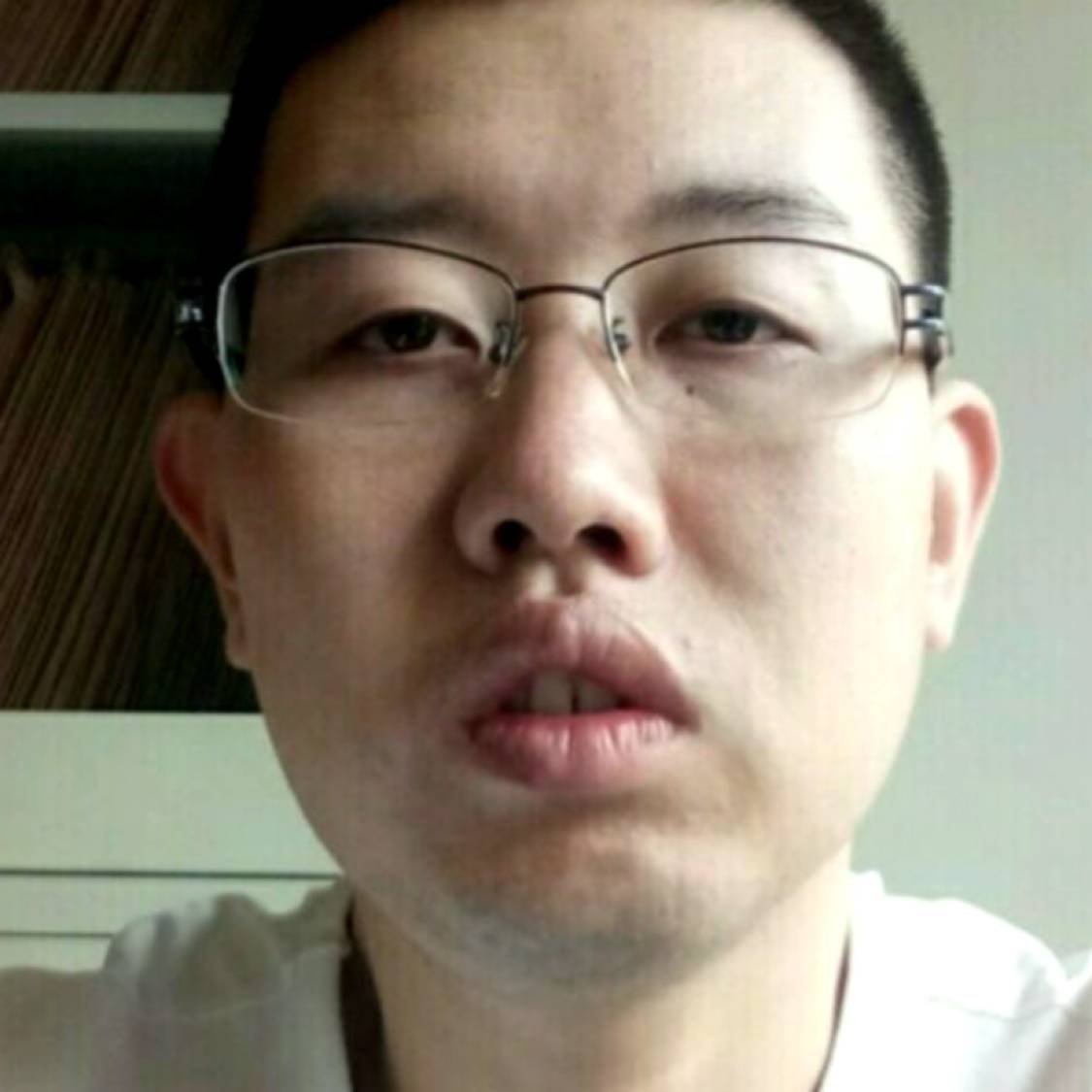 万亮利的照片